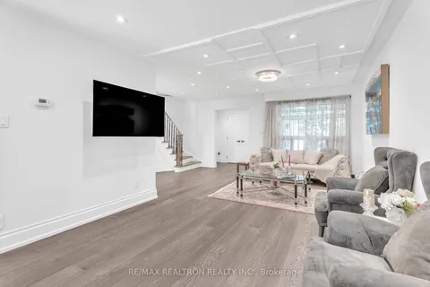 21 Bingham Street, ON L4C 8Y7
