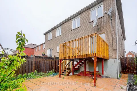 11 Tara Crescent, ON L3S 4S7