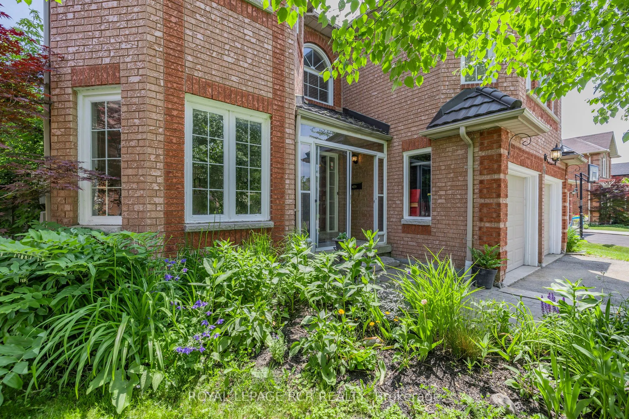 11 Litner Crescent, ON L4P 3V1