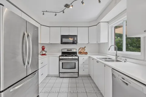 11 Litner Crescent, ON L4P 3V1