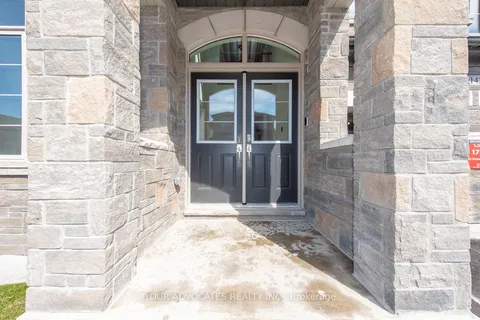 142 Rowe Street, ON L3Z 4M9