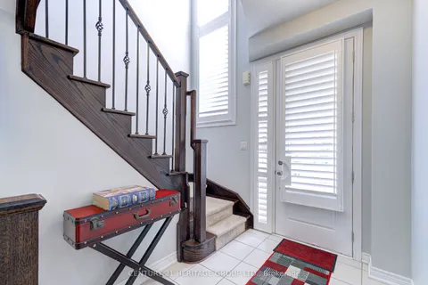 32 Michaelis Street, ON L9R 0M8