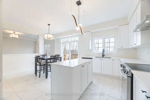 125 Cliff Thompson Court, ON L0E 1R0