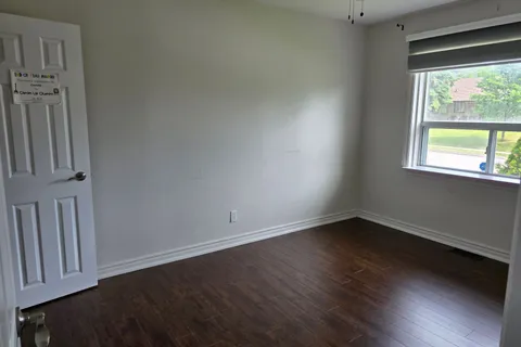 283 Paliser Crescent, ON L4C 1R9