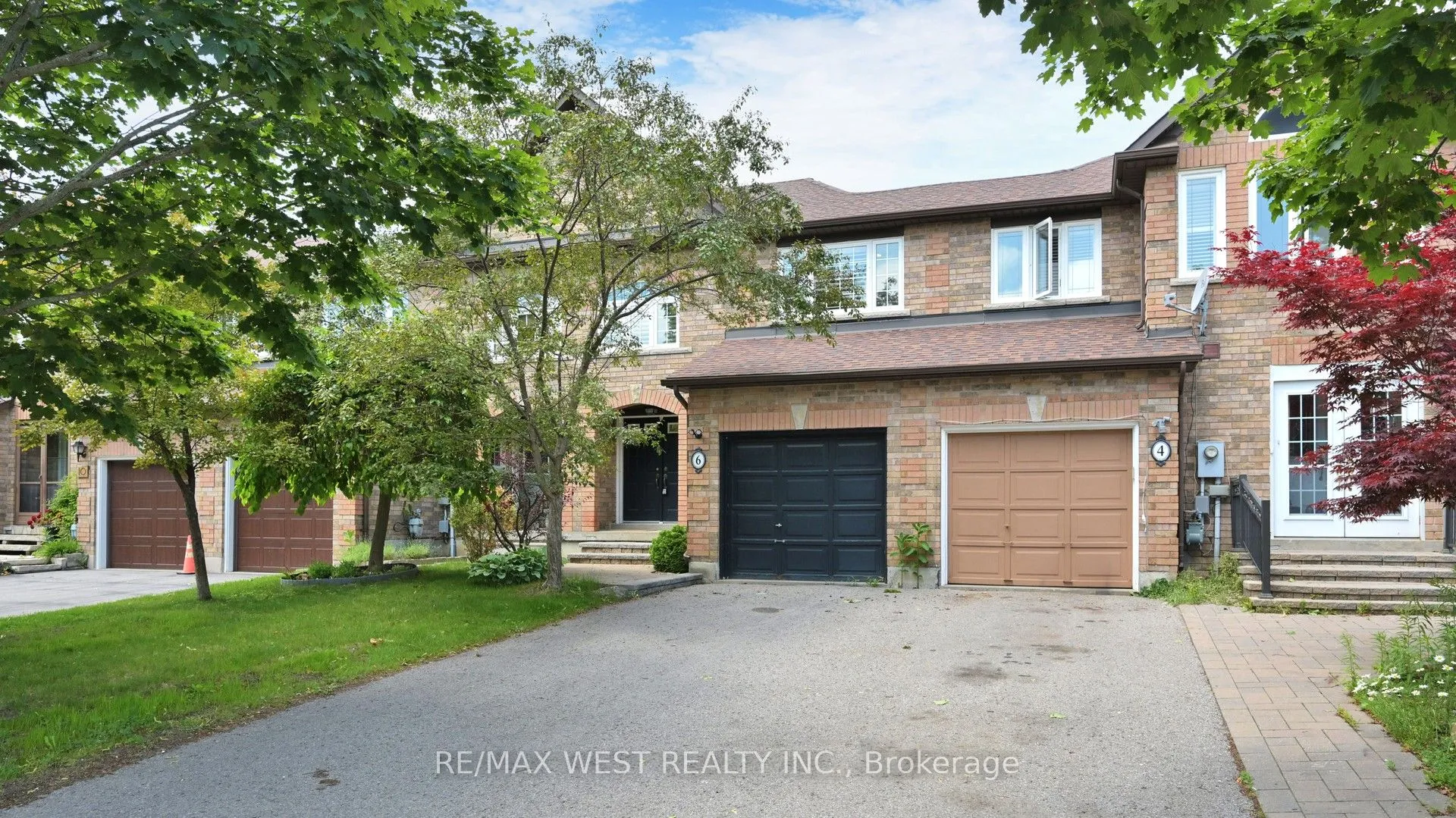 6 Mistleflower Court, ON L4E 3T9
