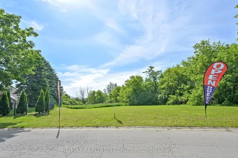 29 Country Heights Drive, ON L4E 3M8