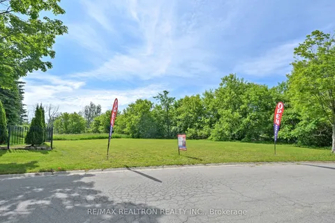 29 Country Heights Drive, ON L4E 3M8