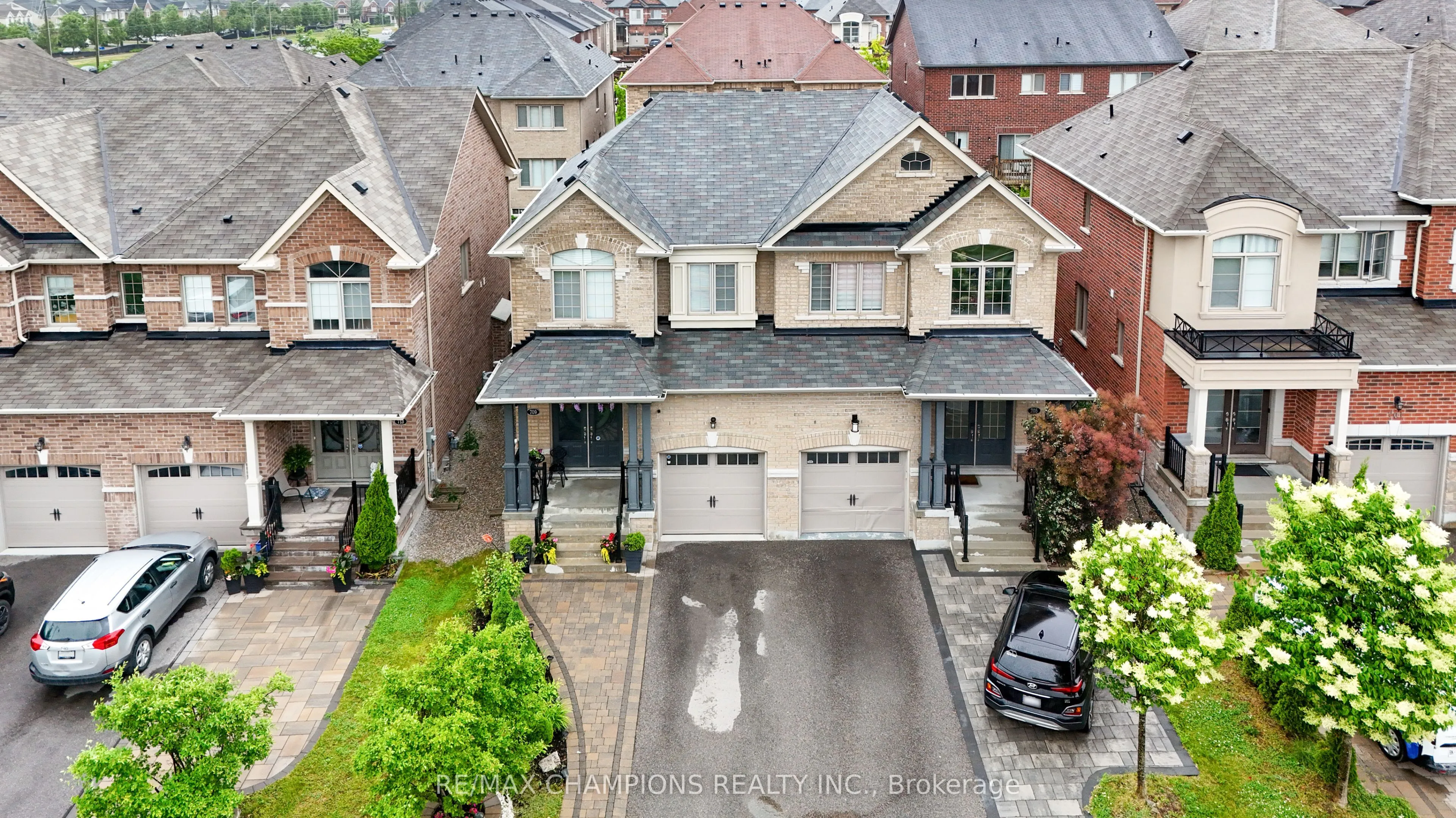 709 Yarfield Crescent, ON L3X 0H4