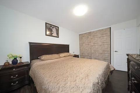 770 Greenfield Crescent, ON L3Y 3B3