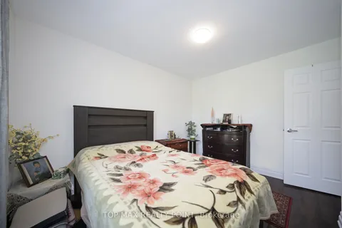770 Greenfield Crescent, ON L3Y 3B3
