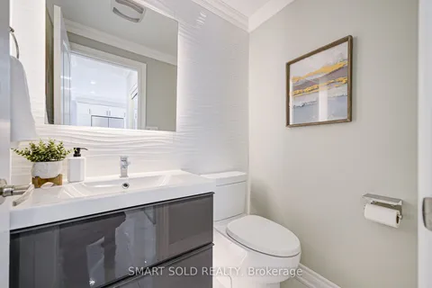 24 Ken Laushway Avenue, ON L4A 0H4