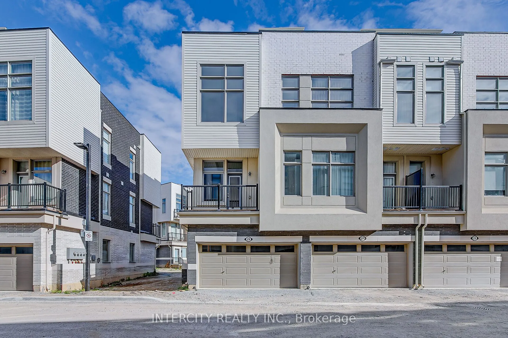 29 Albert Firman Lane, ON L6C 3B5