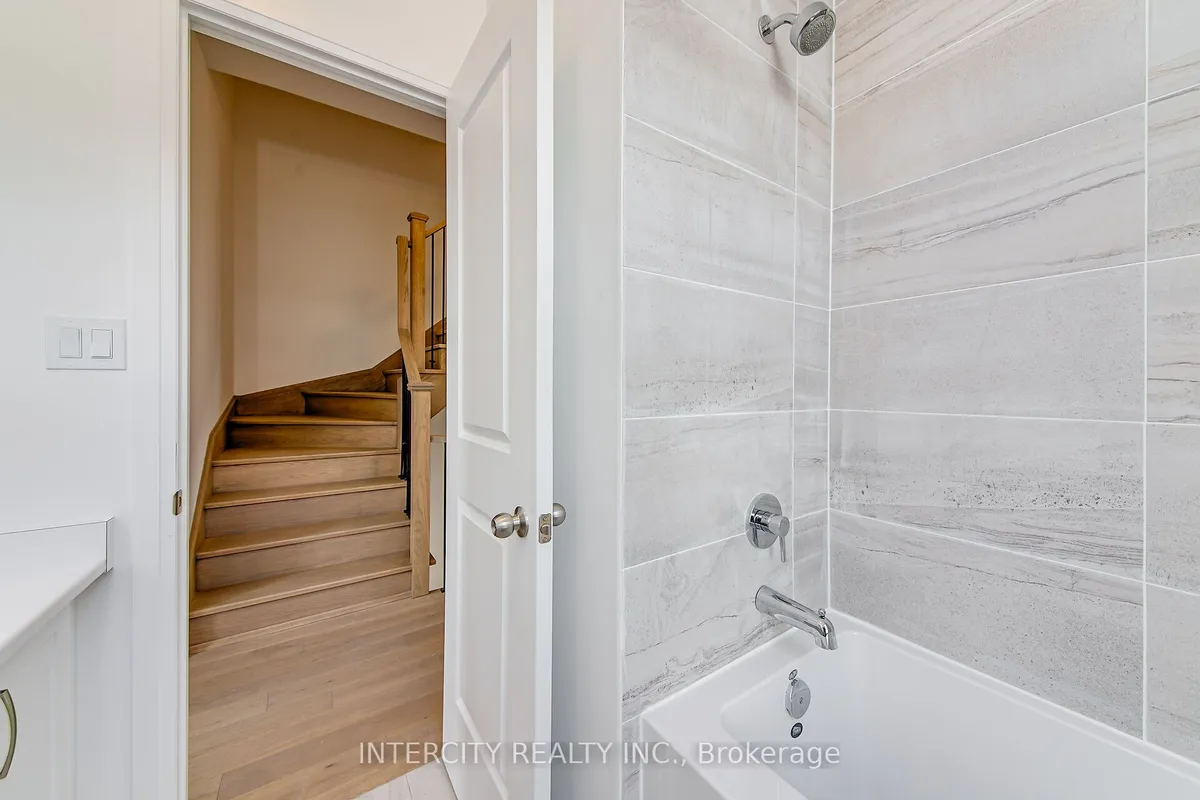 29 Albert Firman Lane, ON L6C 3B5