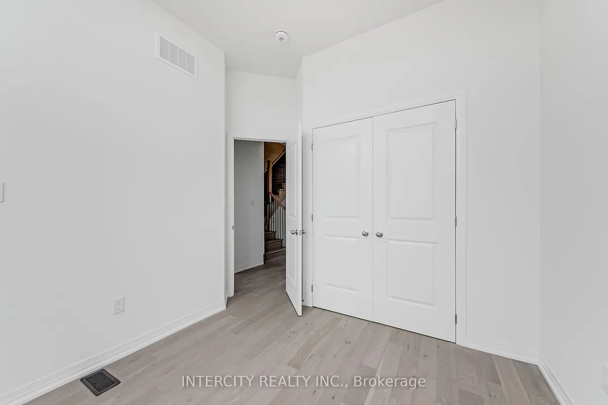 29 Albert Firman Lane, ON L6C 3B5