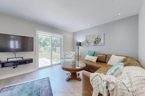 158 Holm Crescent, ON L3T 5J3