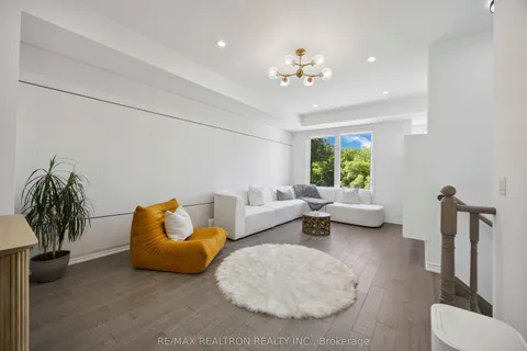 55 Puisaya Drive, ON L4E 1A2