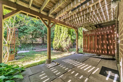 541 Bondi Avenue, ON L3Y 8R5