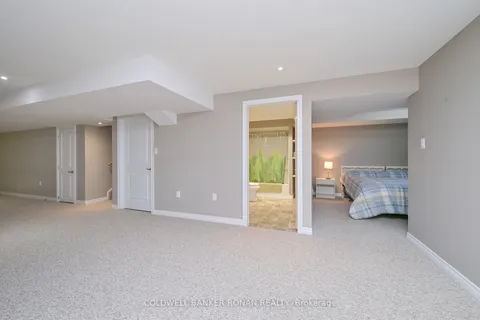 27 Kingsmere Crescent, ON L9R 0K6