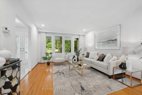 172 Bayview Fairways Drive, ON L3T 2Y8