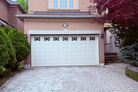 28 Ludford Drive, ON L4B 4G7