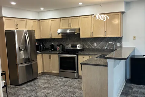 28 Ludford Drive, ON L4B 4G7