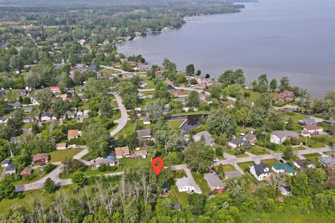 27 Isle Vista Drive, ON L0E 1N0