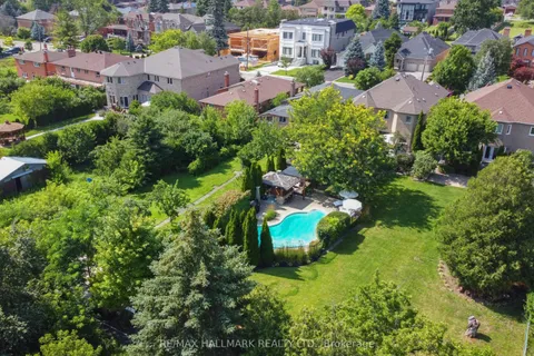 111 Oak Avenue, ON L4C 6R6
