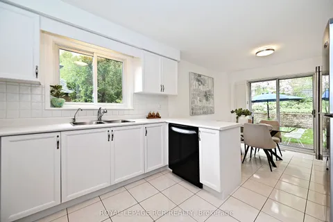 34 Cady Court, ON L4G 6S1