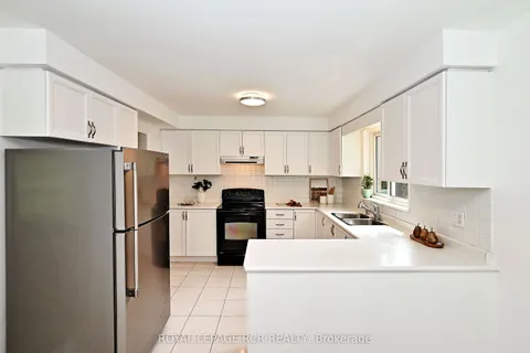 34 Cady Court, ON L4G 6S1