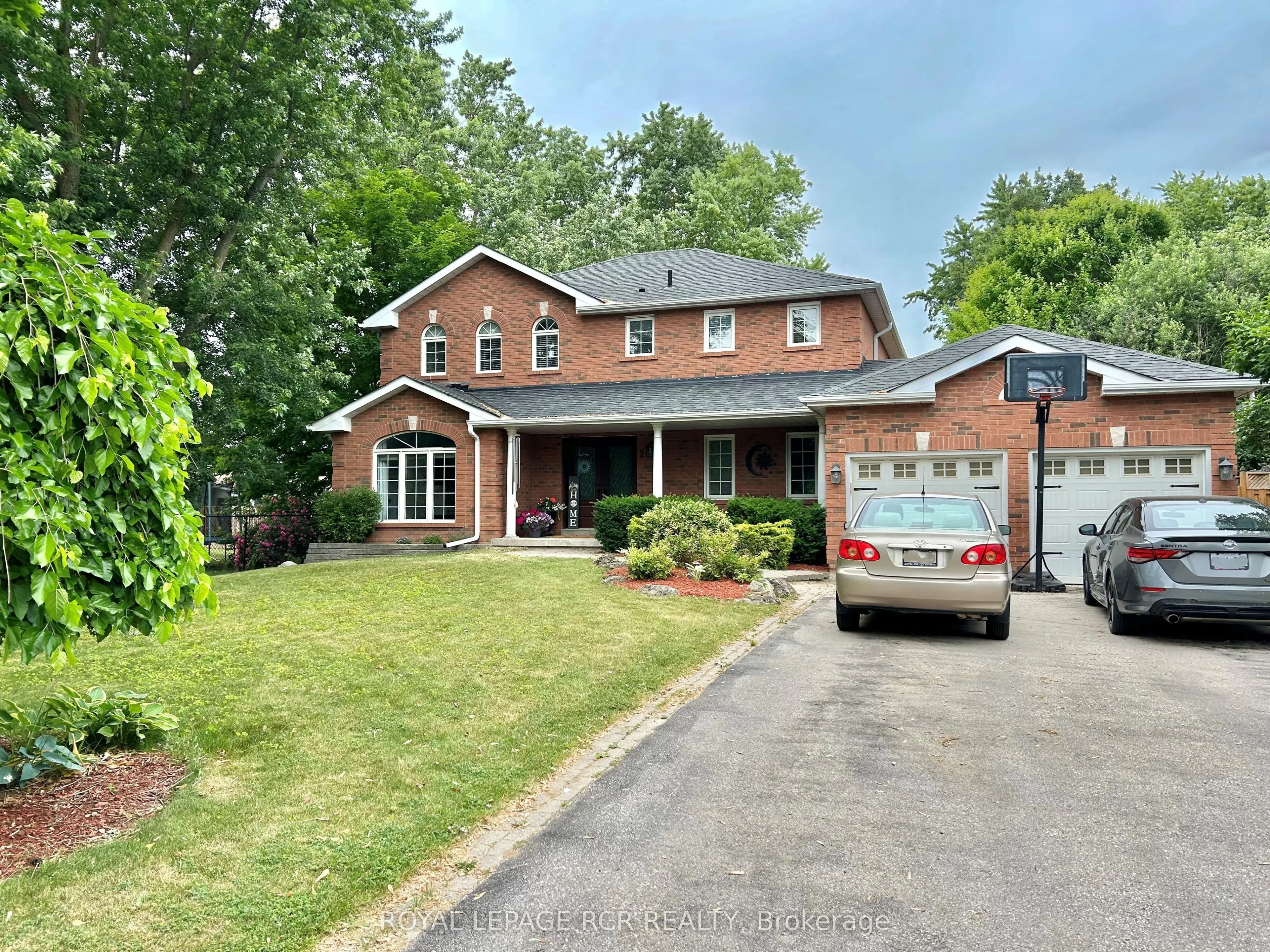 2 Dungey Crescent, ON L9R 1X5
