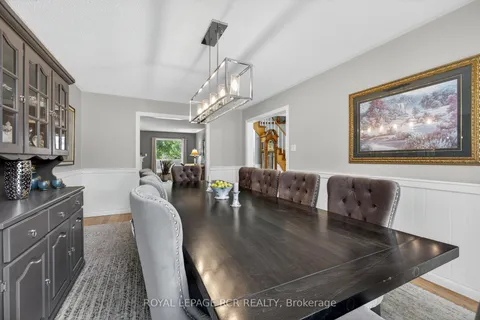 2 Dungey Crescent, ON L9R 1X5