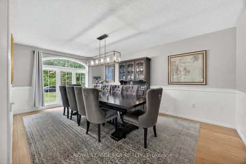 2 Dungey Crescent, ON L9R 1X5