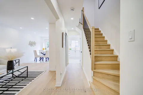 27 Providence Crescent, ON L3R 4L7