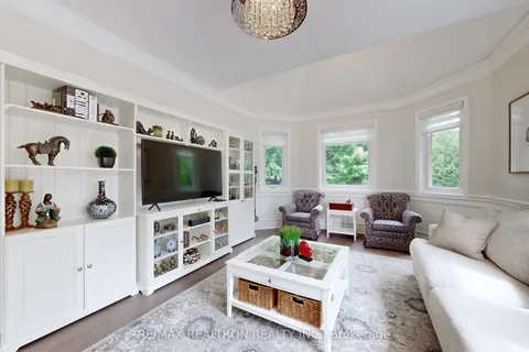 37 Offord Crescent, ON L4G 0K5