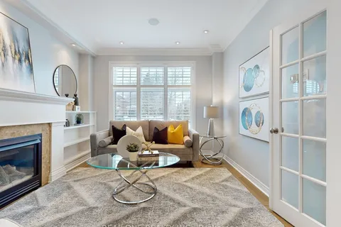 27 Gleave Court, ON L4G 7L9