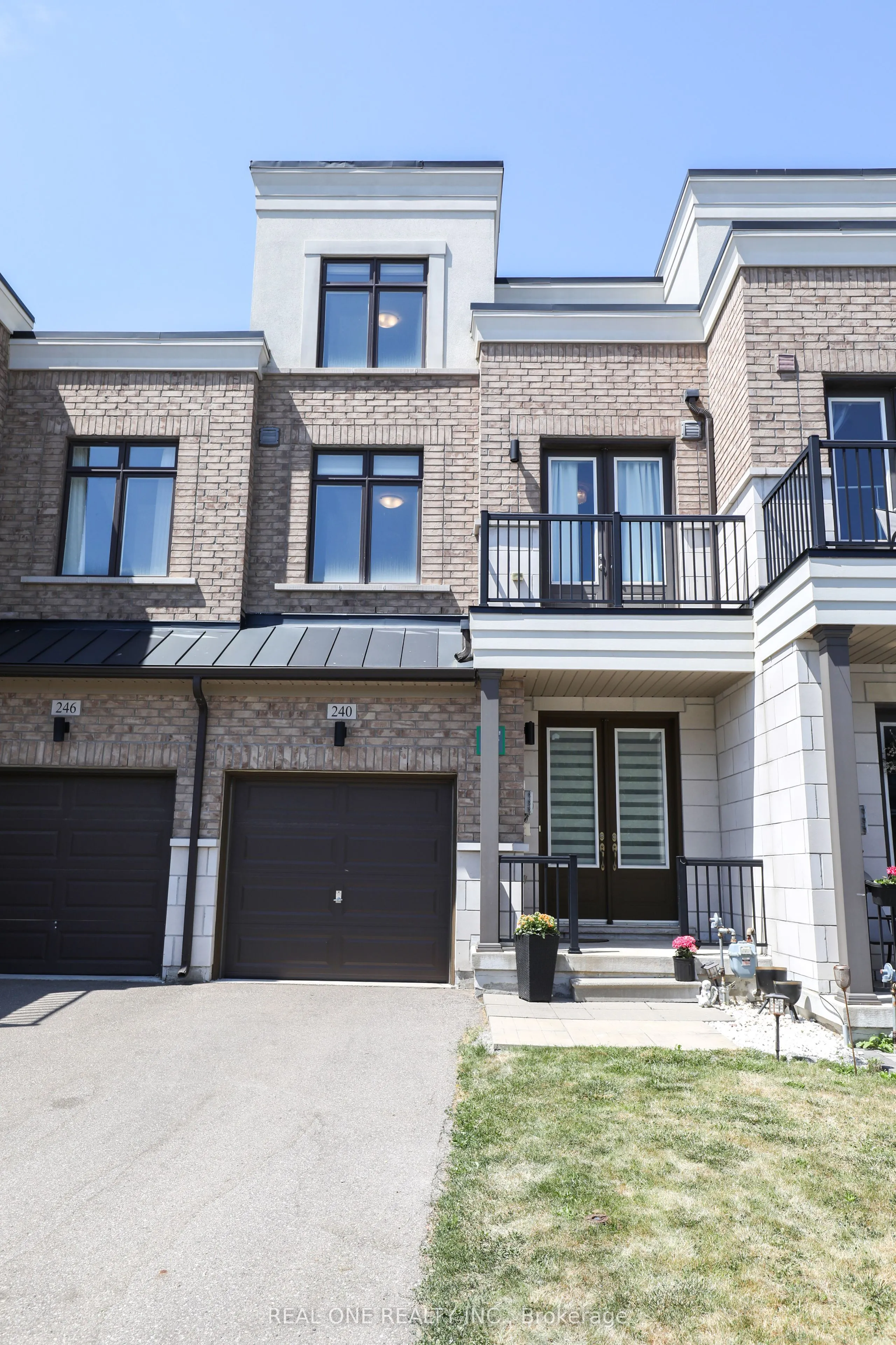 240 Elyse Court, ON L4G 2C9