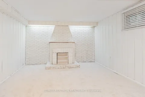 160 Longford Drive, ON L3Y 2Y8