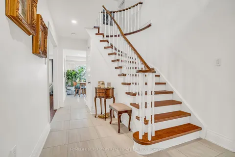38 Baycroft Lane, ON L4G 4P8