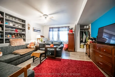 303 John Bowser Crescent, ON L3Y 7N9