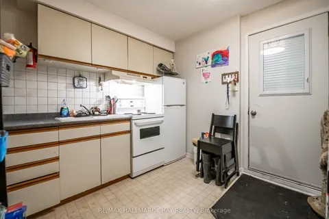 303 John Bowser Crescent, ON L3Y 7N9