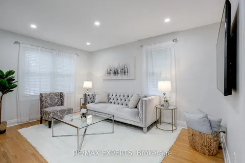 302 Avenue Road, ON L3Y 1P2