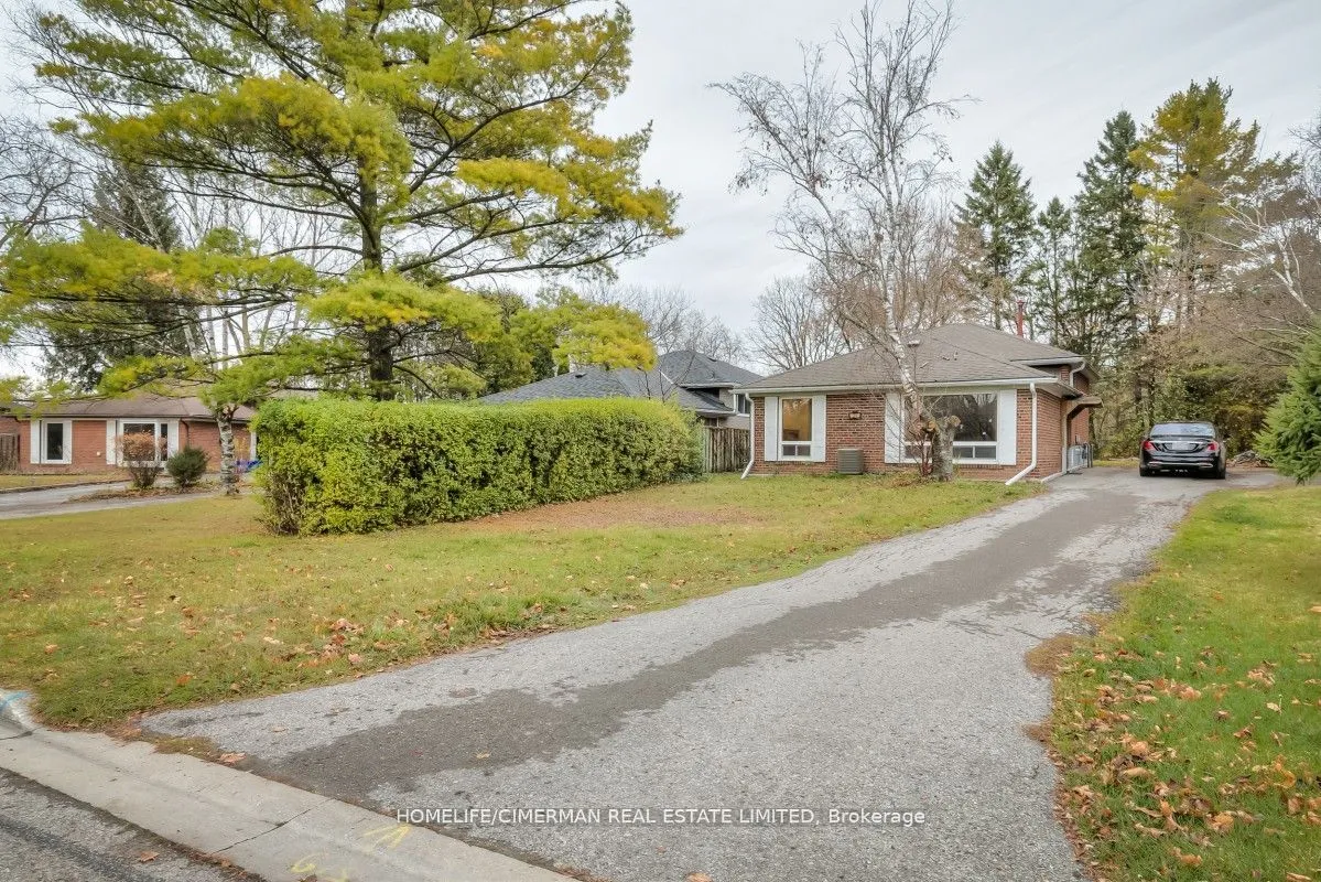 21 Huron Court, ON L4G 2X7