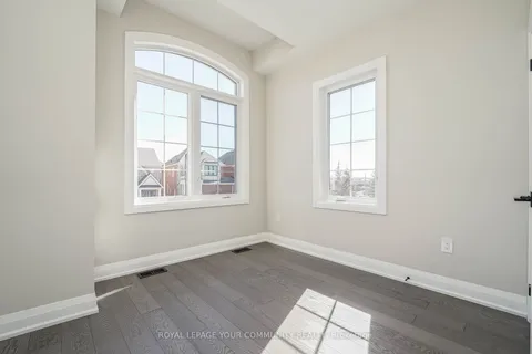 122 Lewis Honey Drive, ON L4G 0J3