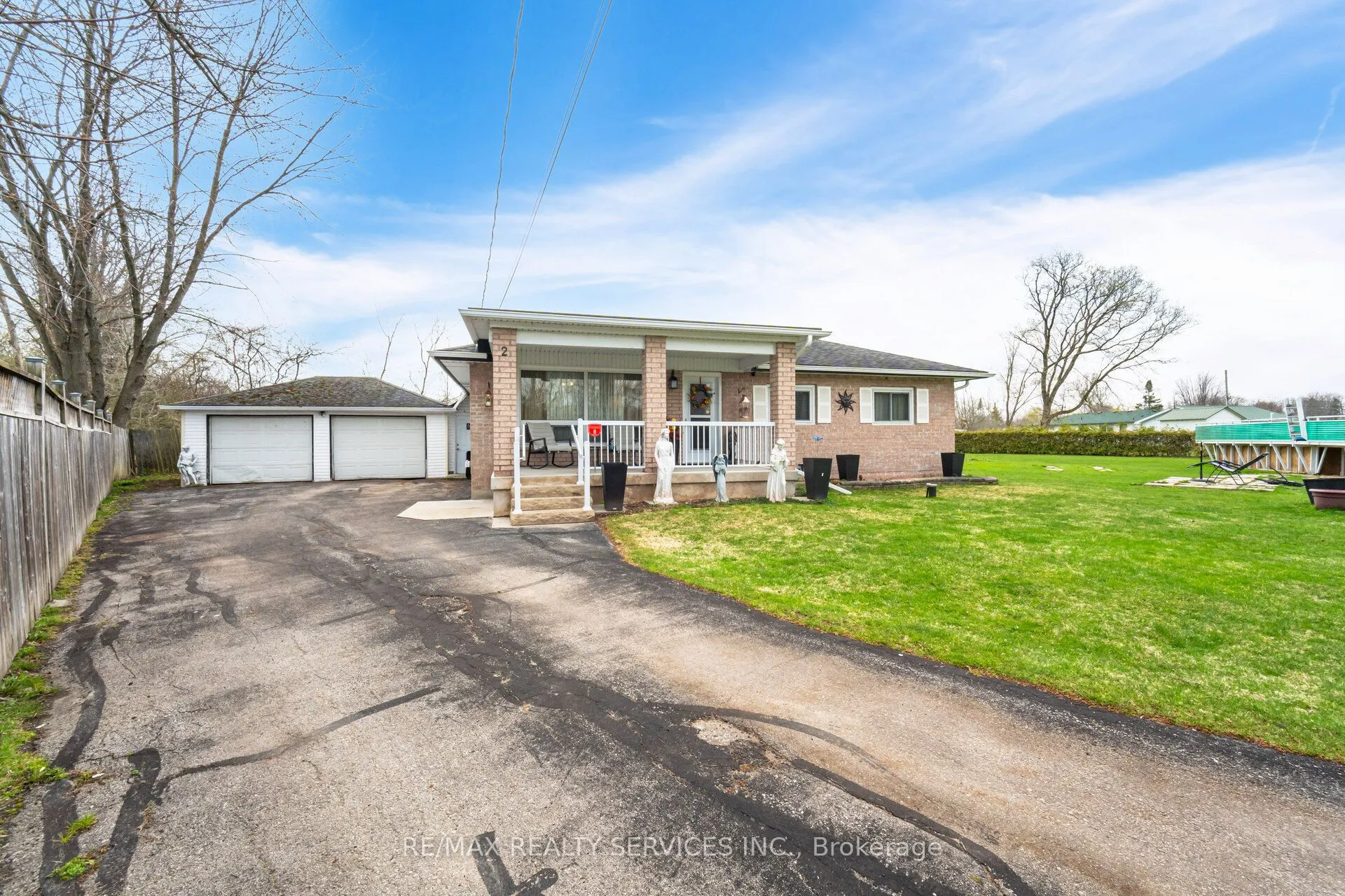 2 Isle Vista Drive, ON L0E 1N0