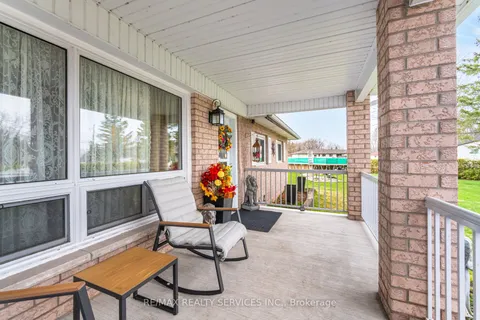 2 Isle Vista Drive, ON L0E 1N0