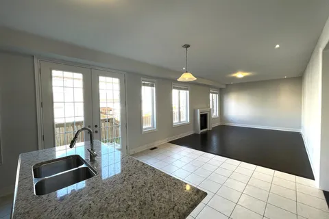 18 CLIFFORD FAIRBARN Drive, ON L9N 0S1