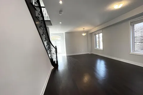 18 CLIFFORD FAIRBARN Drive, ON L9N 0S1