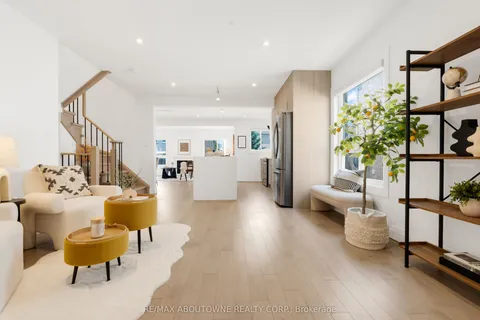 26 Starr Crescent, ON L4G 7X3