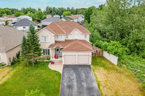 4 GOLD PARK Gate, ON L3W 0C2