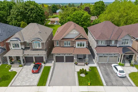 54 Robb Thompson Road, ON L0G 1M0
